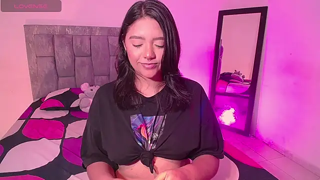 DIANEE 01 online show from January 11, 9:42 pm