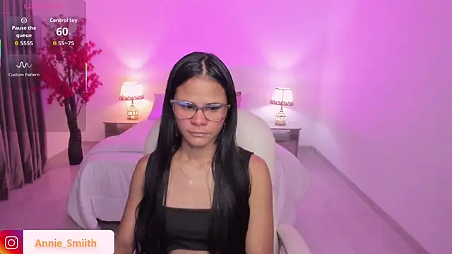 Snapshot of anniie_smith chatting on November 9, 11:30 am anniie smith online show from November 9, 11:30 am