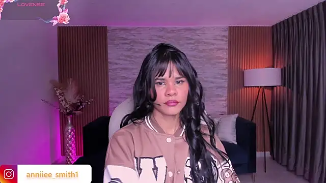 anniie smith online show from February 13, 3:02 am