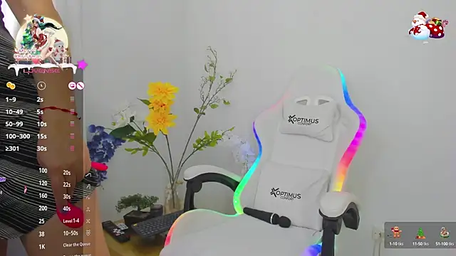 Snapshot of natalie_cowens chatting on December 27, 9:00 pm natalie cowens online show from December 27, 9:00 pm