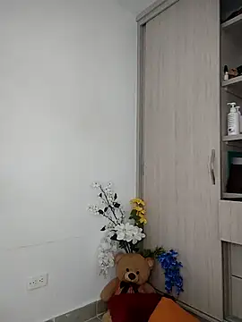 Snapshot of natalie_cowens chatting on October 23, 3:00 pm natalie cowens online show from October 23, 3:00 pm