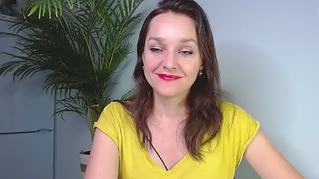 Snapshot of AliciaDesire chatting on December 9, 3:11 pm AliciaDesire online show from December 9, 3:11 pm