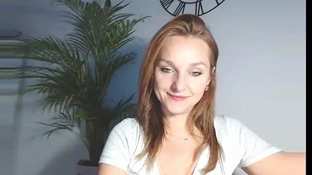 AliciaDesire online show from November 19, 1:55 pm