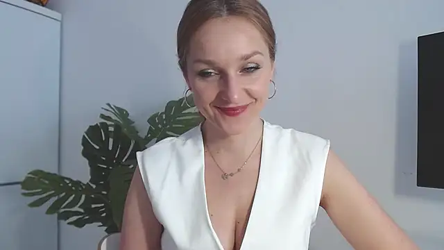 AliciaDesire online show from March 25, 7:14 am