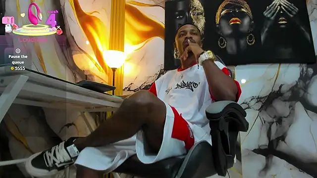 Snapshot of Thomas_shelbys chatting on October 18, 3:31 am Thomas shelbys online show from October 18, 3:31 am