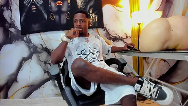 Snapshot of Thomas_shelbys chatting on October 21, 3:40 am Thomas shelbys online show from October 21, 3:40 am