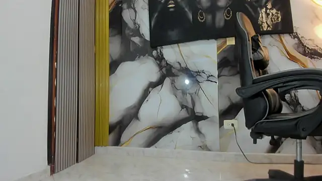 Snapshot of Thomas_shelbys chatting on November 9, 3:38 am Thomas shelbys online show from November 9, 3:38 am