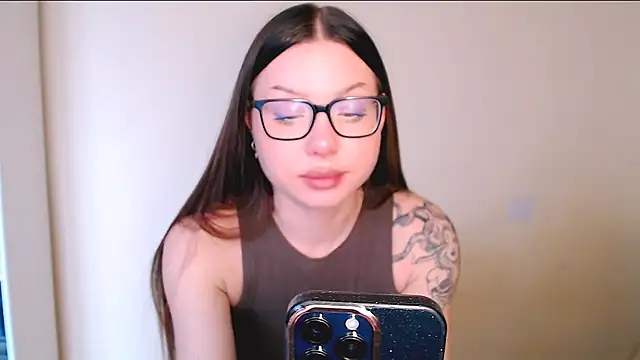 Cutesweetheart online show from April 15, 9:27 am