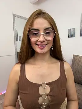 MiaaLoren online show from February 5, 5:06 pm