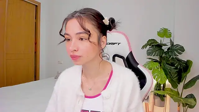 Adriennesexxx online show from February 2, 10:57 am