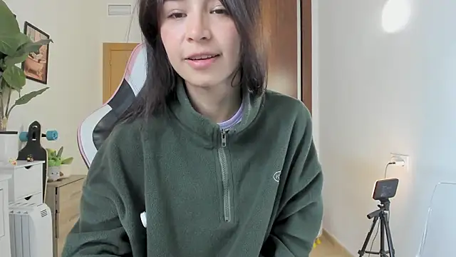 Snapshot of Adriennesexxx chatting on February 3, 5:40 pm Adriennesexxx online show from February 3, 5:40 pm