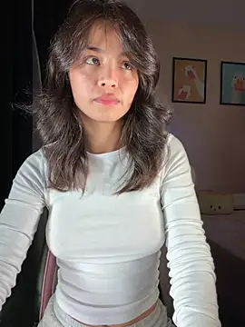 Snapshot of Adriennesexxx chatting on February 21, 10:44 pm Adriennesexxx online show from February 21, 10:44 pm