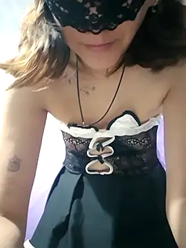 Lunababymylove online show from May 6, 1:47 am