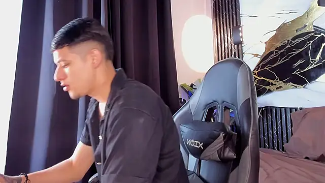 kyle smithxx online show from December 13, 10:26 pm