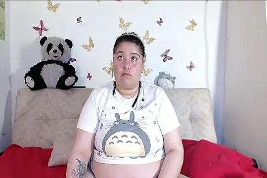 Snapshot of LennaTurnerr chatting on February 4, 5:19 pm LennaTurnerr online show from February 4, 5:19 pm