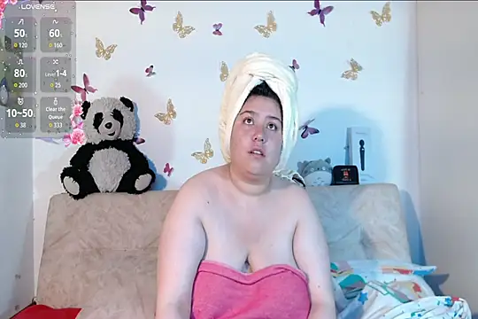 Snapshot of LennaTurnerr chatting on February 11, 12:43 pm LennaTurnerr online show from February 11, 12:43 pm