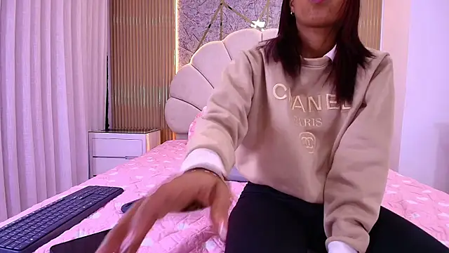 nata luna online show from November 9, 7:12 pm