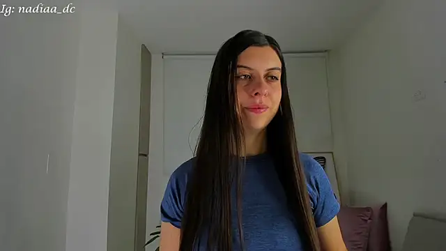 Snapshot of Nadiaa_ chatting on January 24, 3:54 am Nadiaa online show from January 24, 3:54 am