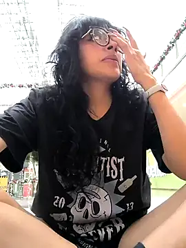 Snapshot of Fun_Everywhere chatting on December 11, 9:45 pm Fun Everywhere online show from December 11, 9:45 pm