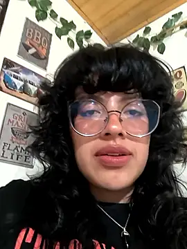 Snapshot of Fun_Everywhere chatting on November 5, 8:53 pm Fun Everywhere online show from November 5, 8:53 pm