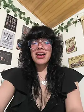 Snapshot of Fun_Everywhere chatting on November 19, 10:54 pm Fun Everywhere online show from November 19, 10:54 pm