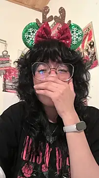 Snapshot of Fun_Everywhere chatting on December 20, 9:11 pm Fun Everywhere online show from December 20, 9:11 pm