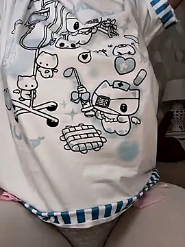 Snapshot of angeline_teen chatting on February 12, 12:11 pm angeline teen online show from February 12, 12:11 pm