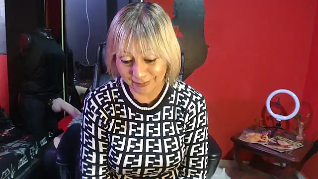 KLOE PIELL online show from November 27, 8:11 pm