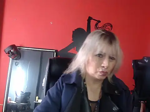 KLOE PIELL online show from March 31, 9:15 pm