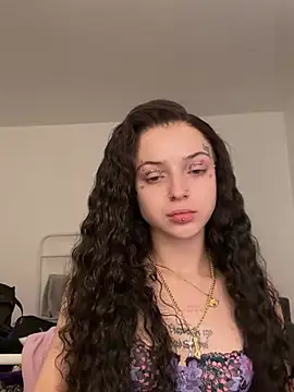 exoticmisfitt online show from March 31, 5:30 am