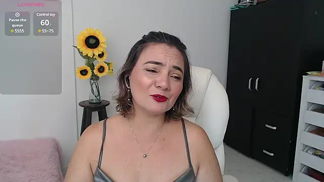 Ghada milf online show from December 14, 11:01 pm