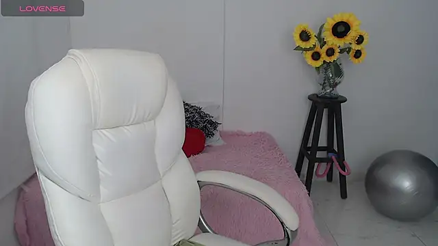 Ghada milf online show from October 6, 10:51 pm