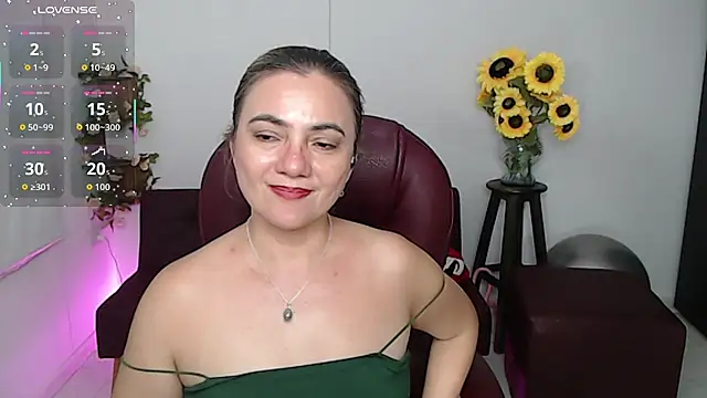 Ghada milf online show from April 5, 11:13 pm