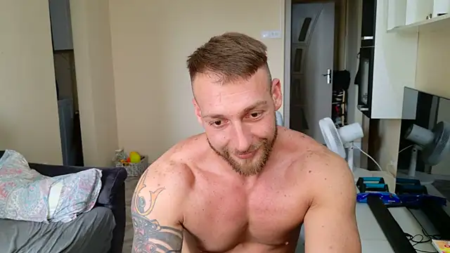 Snapshot of Alusca chatting on July 2, 7:03 am Alusca online show from July 2, 7:03 am