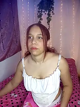 Snapshot of emma-19- chatting on May 7, 6:52 am emma-19- online show from May 7, 6:52 am