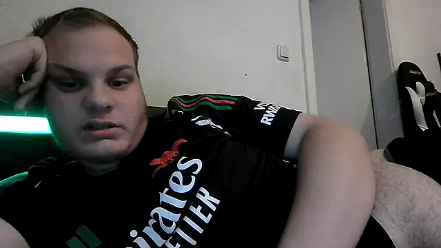 Snapshot of Nicolasjlhkjzl chatting on July 18, 9:13 am Nicolasjlhkjzl online show from July 18, 9:13 am