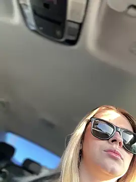 Snapshot of Love_Bri chatting on February 1, 10:47 am Love Bri online show from February 1, 10:47 am