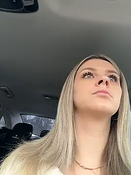 Snapshot of Love_Bri chatting on March 1, 10:50 am Love Bri online show from March 1, 10:50 am