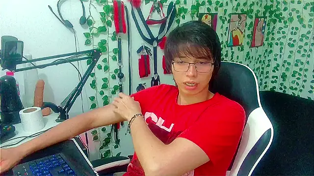 Andy gray online show from April 5, 4:04 pm