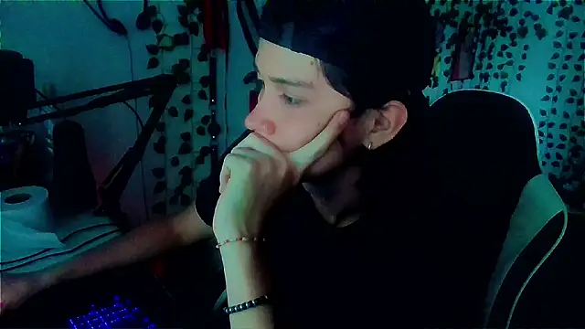 Andy gray online show from April 14, 6:36 pm