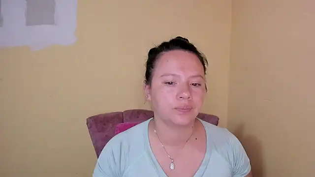 Snapshot of lauraguzman chatting on July 18, 4:16 am lauraguzman online show from July 18, 4:16 am