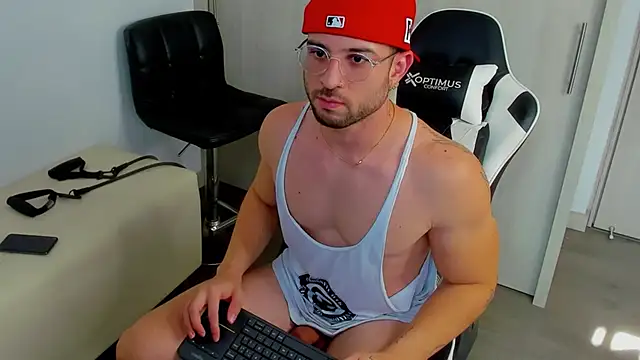 dafboy1 online show from November 5, 7:58 pm