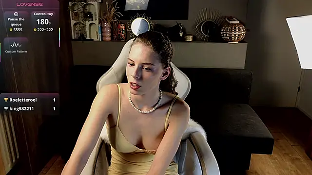 AyreenMoore online show from September 15, 4:29 pm