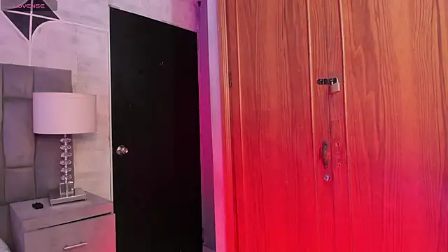 ailynBlaze online show from December 1, 10:59 pm