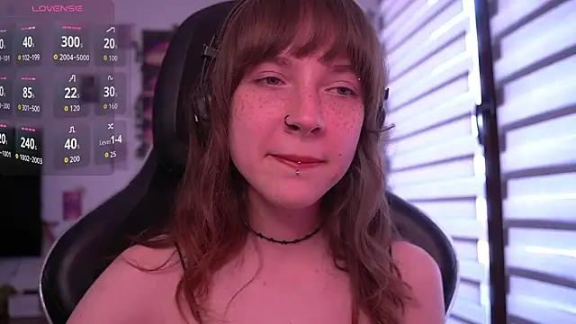 Snapshot of juliapie chatting on June 13, 4:38 pm juliapie online show from June 13, 4:38 pm