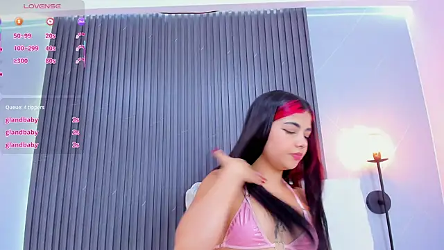 stephany roses  online show from February 20, 7:08 pm