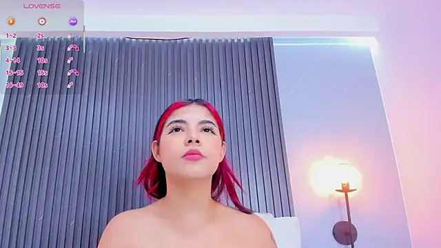 stephany roses  online show from February 23, 7:17 pm