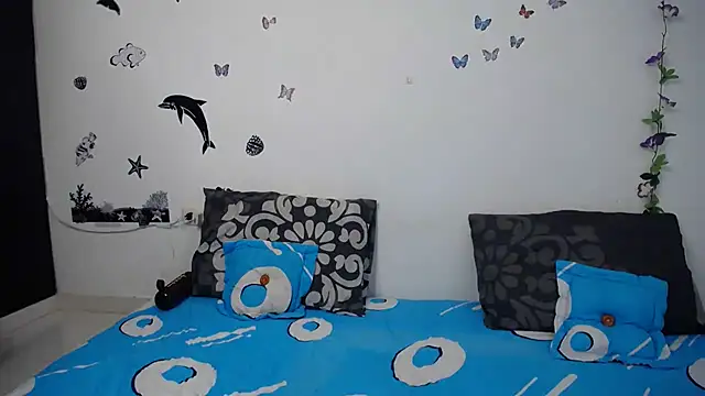 Julieta Hass online show from March 10, 2:16 pm