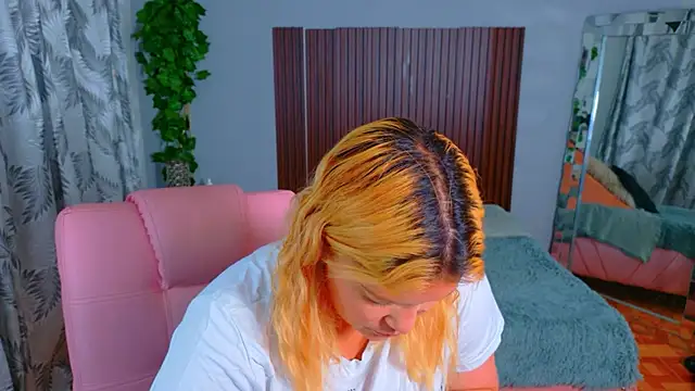 brithany smiith  online show from May 11, 2:12 pm