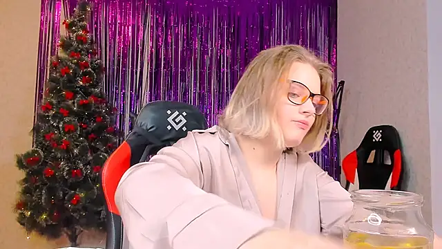 Seductive She Wolf online show from January 24, 1:03 pm